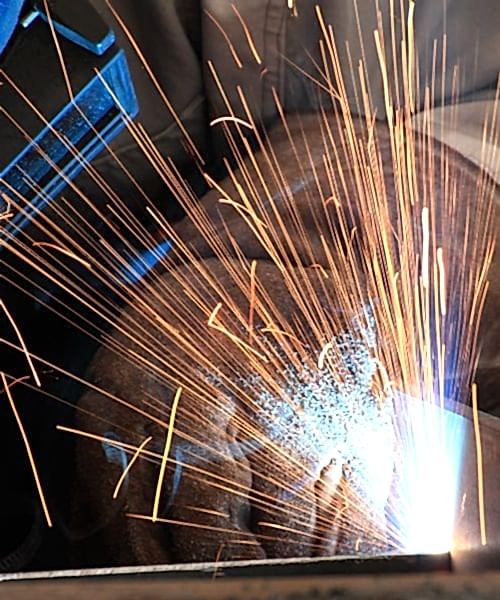 Demiroğulları Metal Sanayii İle Aydınlığa Açılan Kapak