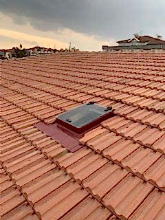 Büyük Boy Kiremit Çatı Çıkış Kapağı Sade