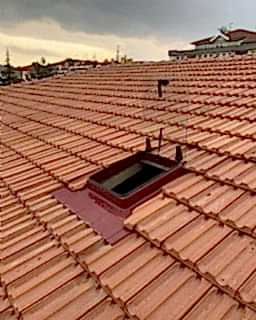 Büyük Boy Kiremit Çatı Çıkış Kapağı Tek Amortisörlü